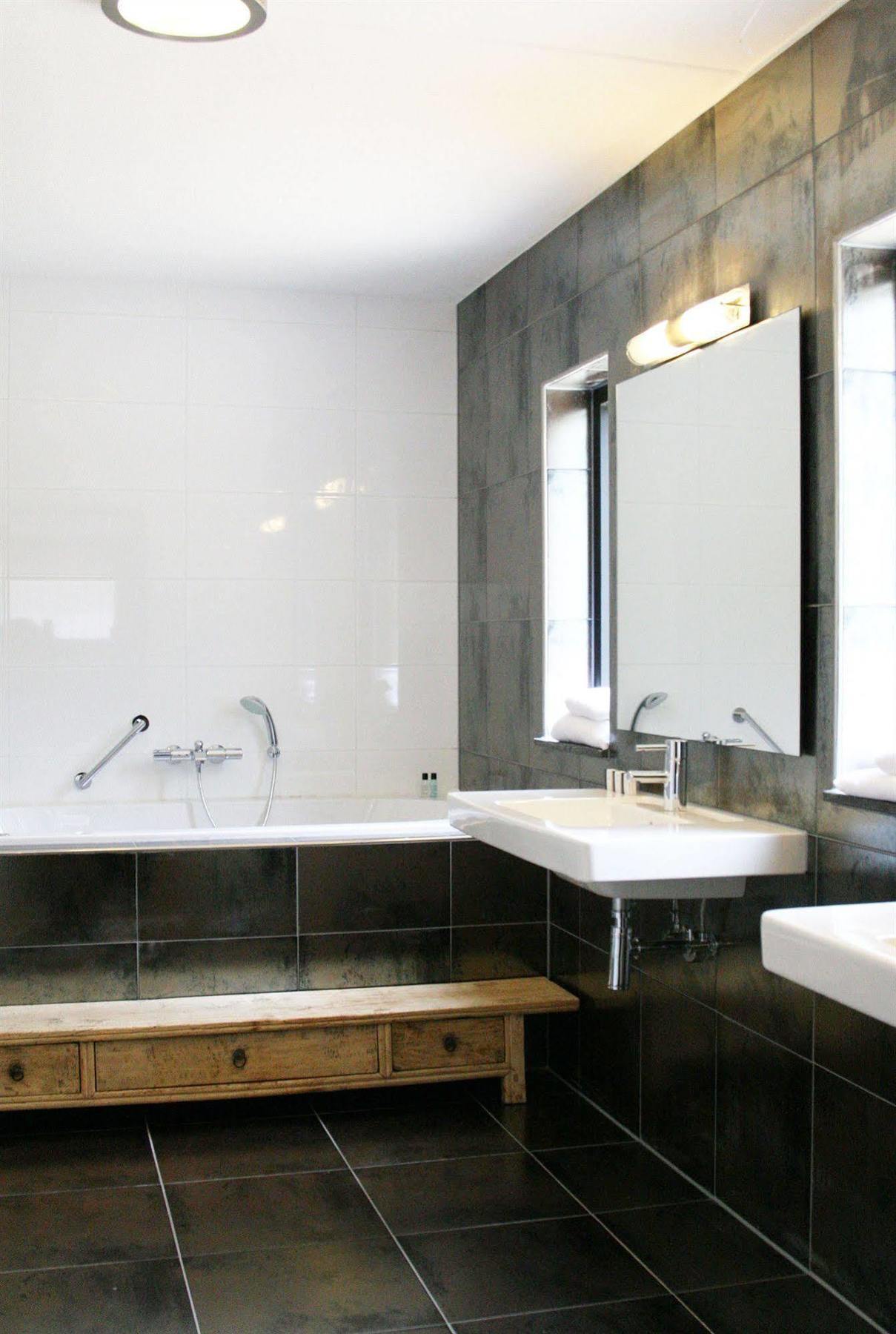 Der Valk Hotel 4*
